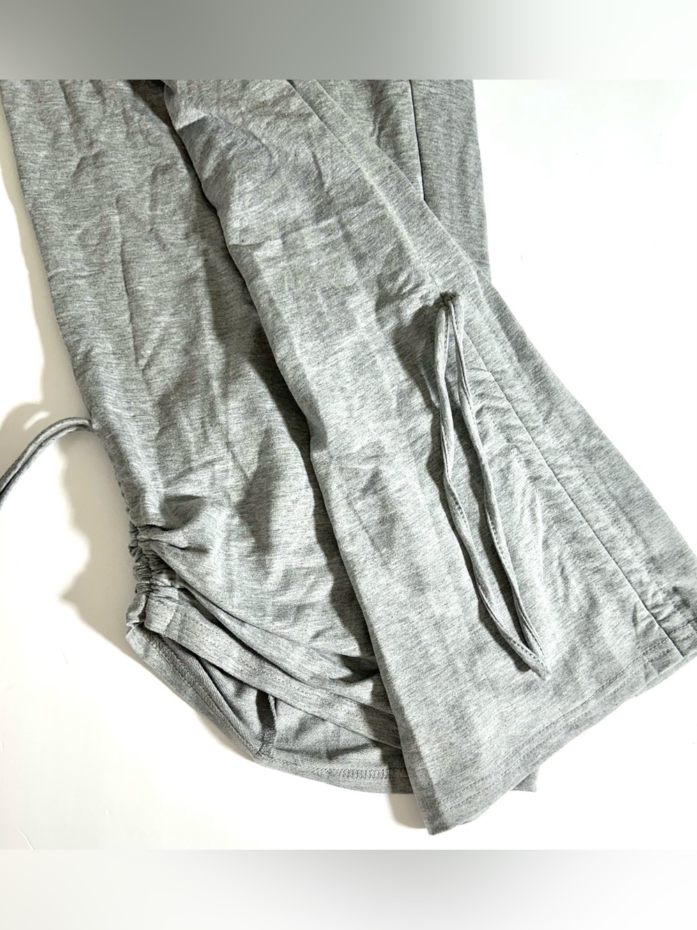Cupshe Light Gray V-Neck Sleeveless Jumpsuit with Tie Cuffs Wide Leg Sz Small - Picture 9 of 10